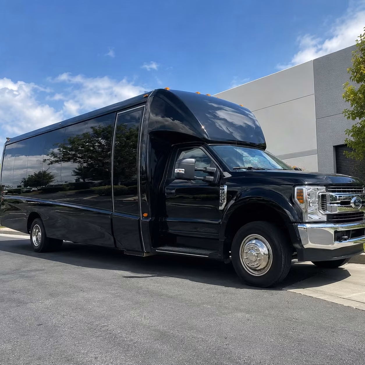 mount pleasant 20 passenger minibus rental