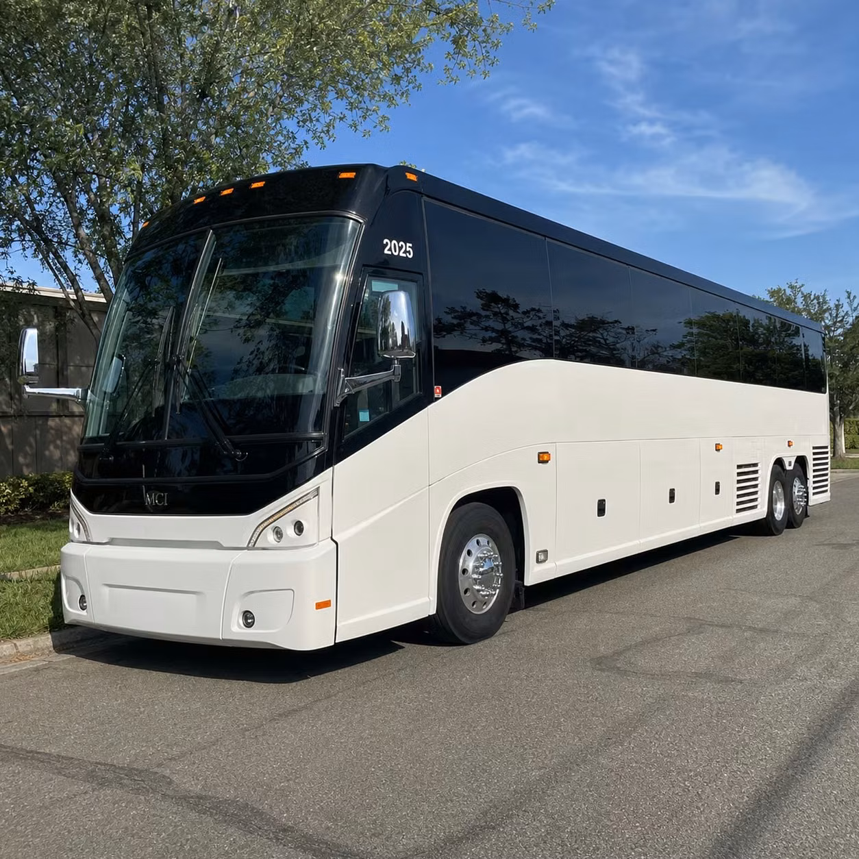 multi day bus rentals from mount pleasant for destination events and group tours
