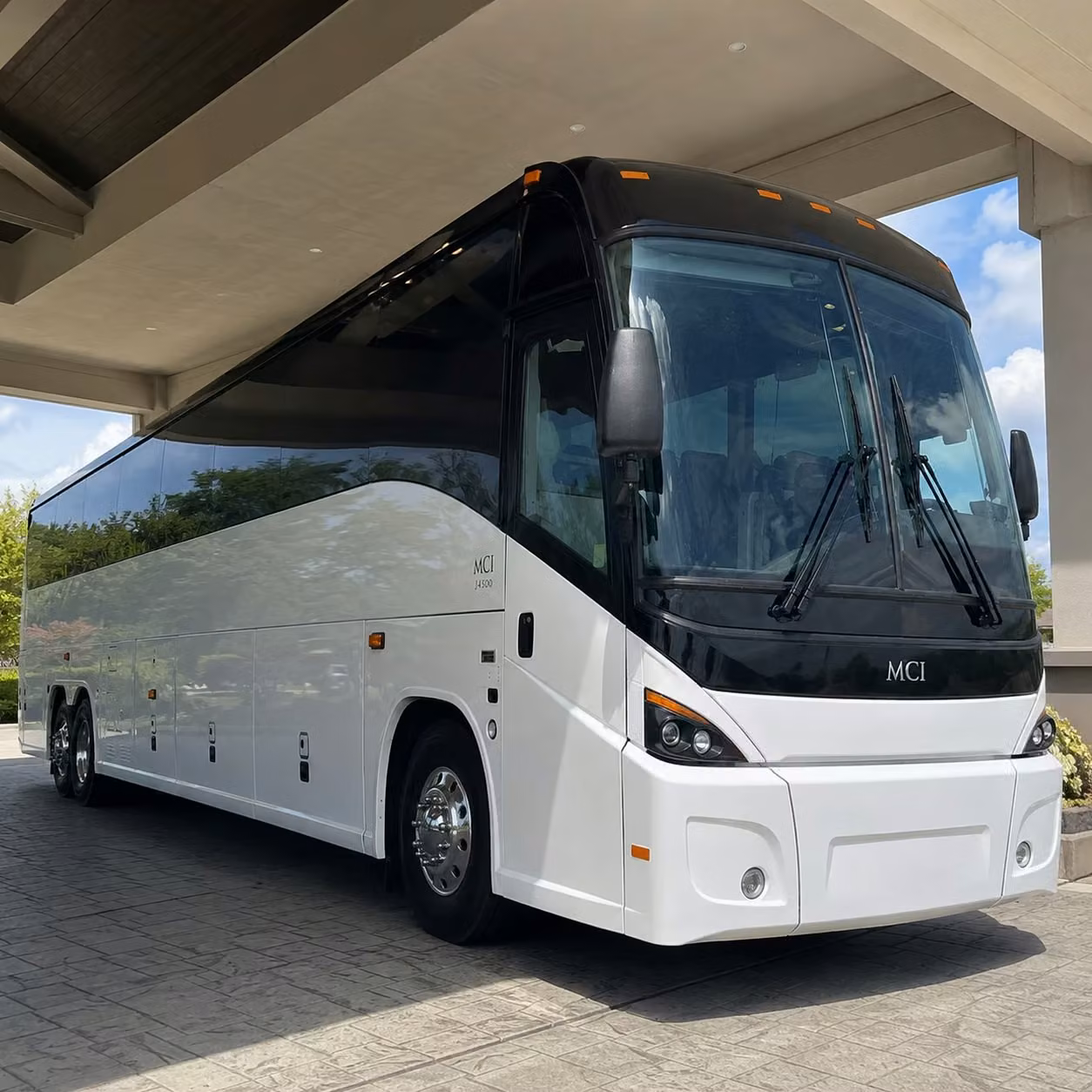 shuttle buses for mount pleasant employers along the highway 17 corridor